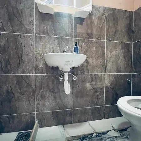 Titanic 2 Appartement Wenen Buitenkant foto